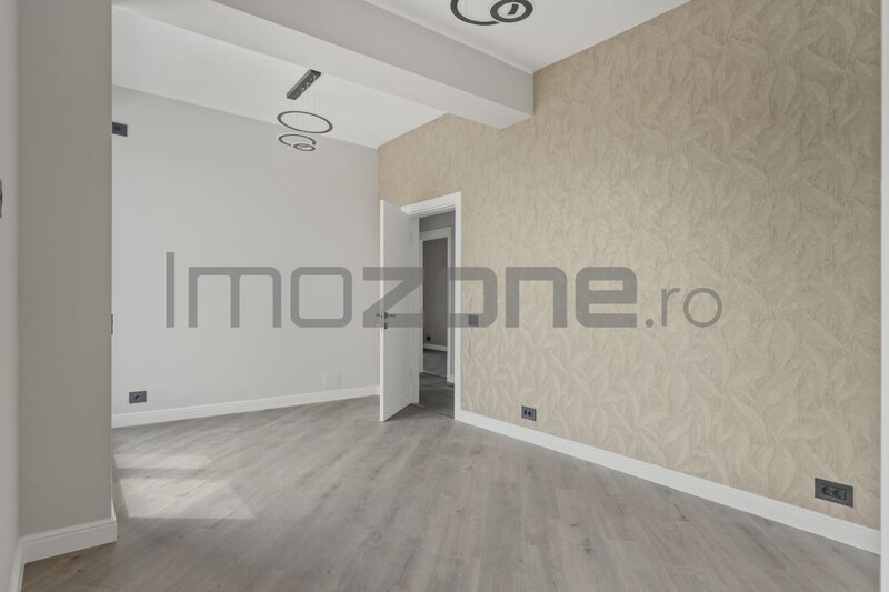 Otopeni, zona Ferme, vila 5 camere, 2 parcari, finisata la alb, comision 0%.